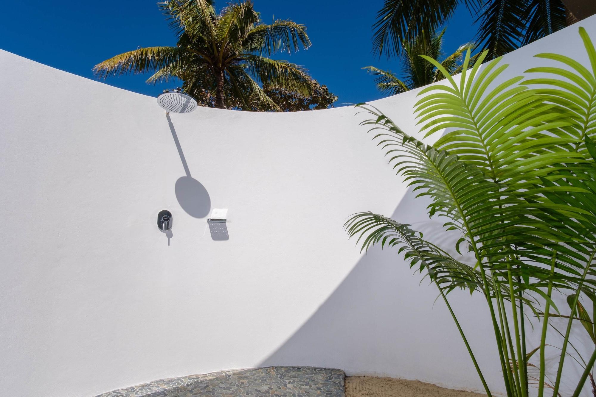 Lomani Island Resort - Adults Only Malolo Lailai Exterior photo